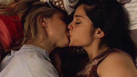 pin by alexaa ariass on good lesbian kisses pinterest
