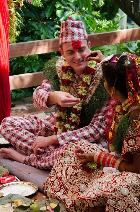nepali bride and groom nepal culture wedding couples nepalese