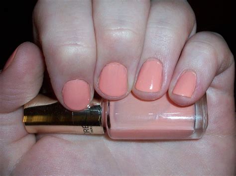 luxury on the lips notd l oreal color riche le vernis