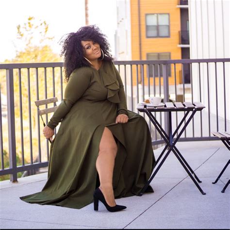 these gorgeous black plus size influencers over 30 are style goals