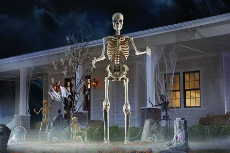 foot tall skeletons  home depot    heroes  halloween