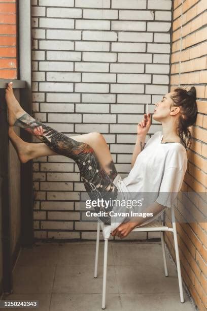 women spreading their legs photos et images de collection getty images