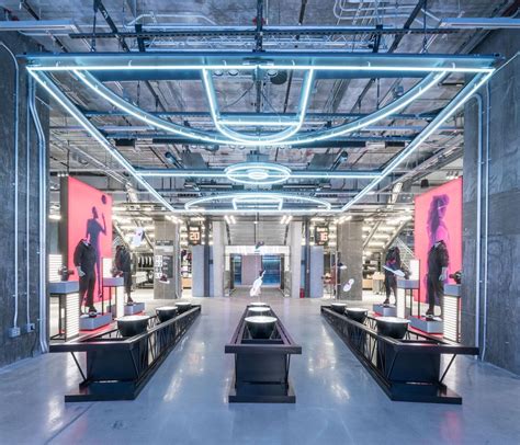 hiermee luidt adidas een nieuw retailtijdperk  retailwatching sport kamer adidas winkel