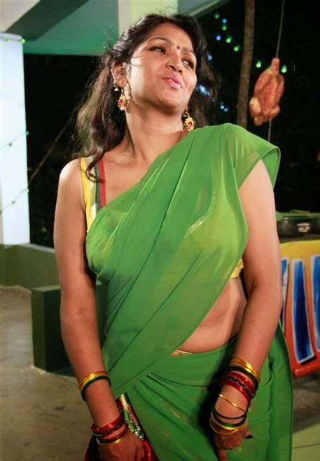 Kerala Mallu Doodhwali Aunty Bhuvaneswari Exposing Deep Navel Big