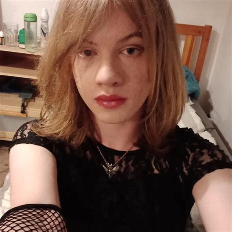 mtf 18 first time wearing a dress and makeup last weekend r trans
