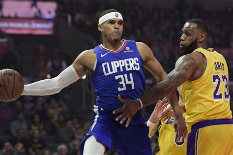 lebron james warns new look sixers that he ll be in lakers