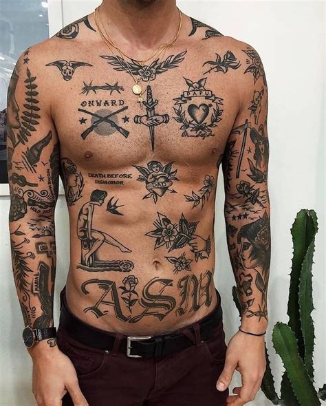 Pin By Isak Jaén On Tatuajes In 2020 Cool Chest Tattoos Small Chest