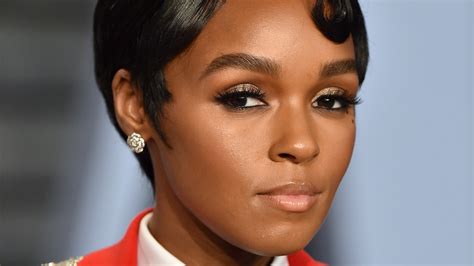 Janelle Monáe Shows Off Pubic Hair In New Pynk Music