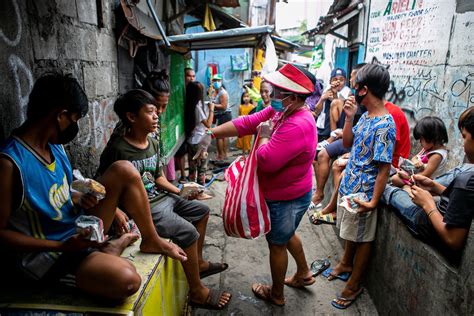 photo gallery manilas urban poor endure lockdown licasnews light