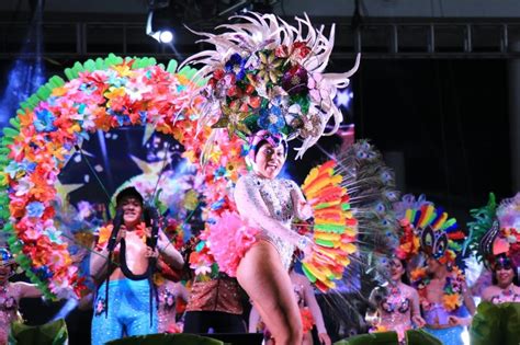 inicia carnaval de playa del carmen  presentacion de la orquesta cubana los van van