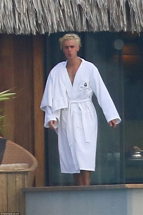 katching my i justin bieber goes full frontal naked in skinny dipping session in bora bora with