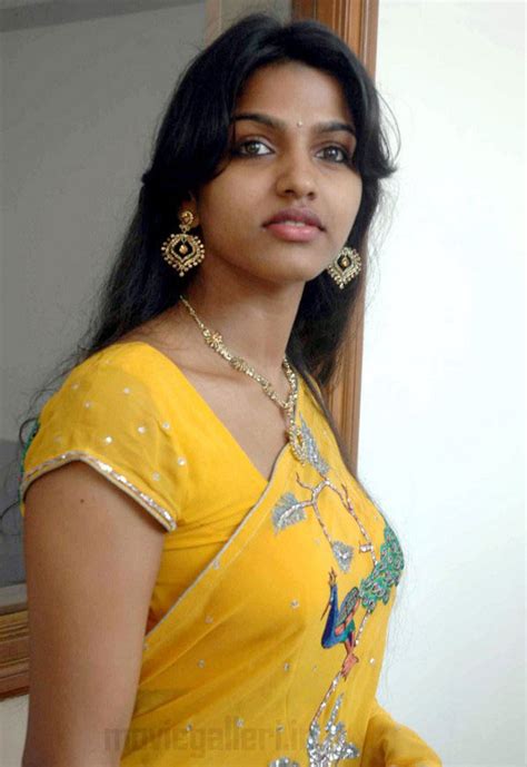 tamil actress dhanshika latest hot photo gallery