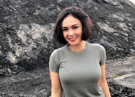 Indonesian Singer Yuni Shara Denies Saying She Watches Porn With Her