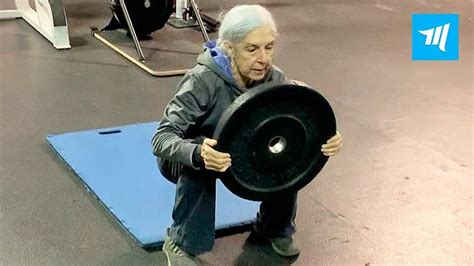 72 Years Old 😱 Woman 🌟destroy Crossfit 🏋🏻 Gym