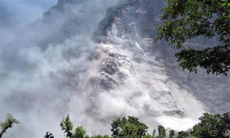 Nepal Landslide Toll Climbs To 35 Daily Mail Online