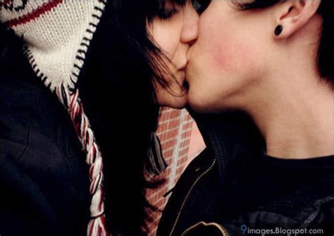Emo Couple Kiss Cute