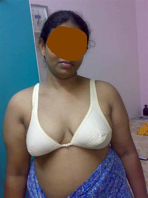 naked big boobs in bra blouse photo गरम भाभी की सतरंगी ब्रा