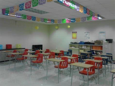 eat pray teach spanish classroom decorating