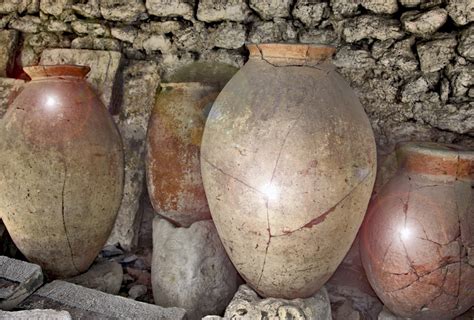 lucias blog treasure  jars  clay