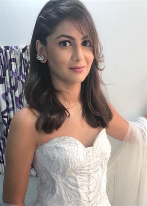 sriti jha height weight age body statistics healthy celeb