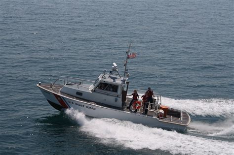 uscg utb training   coast guard boats  coast guard uscg