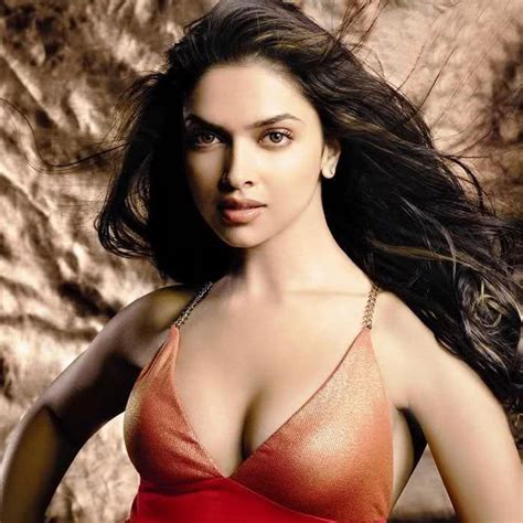 Deepika Padukone Flaunts Her Sexy Cleavage In This Picture