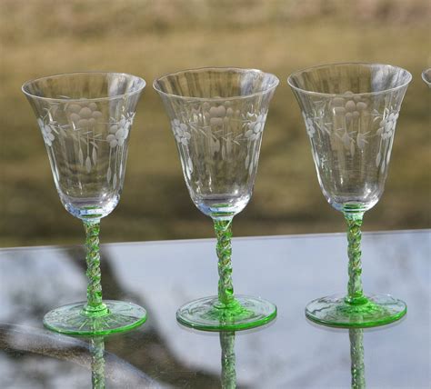 vintage green stem etched wine glasses set of 5 green
