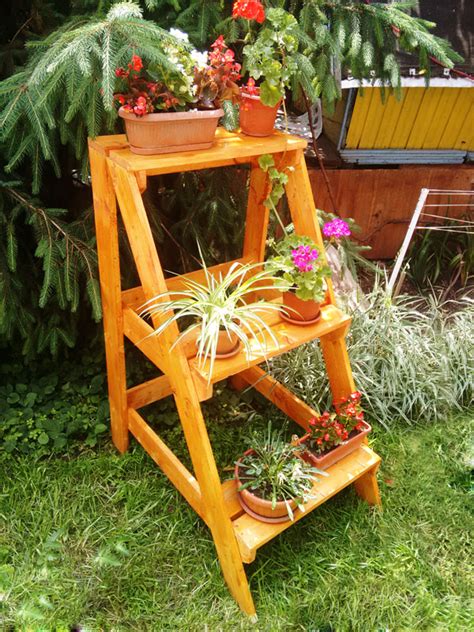 diy ladder plant stand myoutdoorplans  woodworking