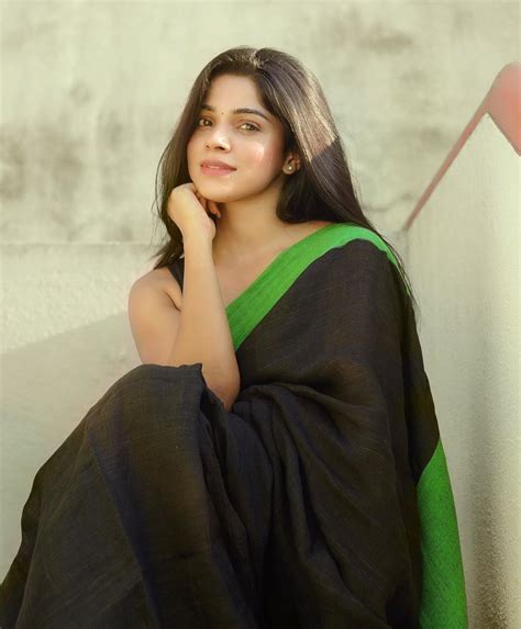 south indian actress bharathi hot black saree photos sexy hot images