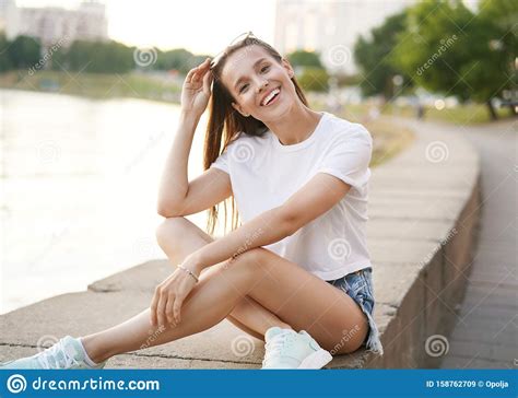 Fashion Lifestyle Portrait Pretty Woman Posing In The City Summer