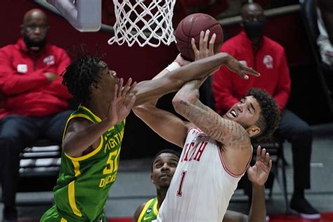 oregon men s basketball forward eric williams jr misses arizona game