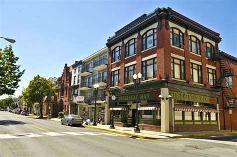 historic downtown mechanicsburg restaurants shopping hotels