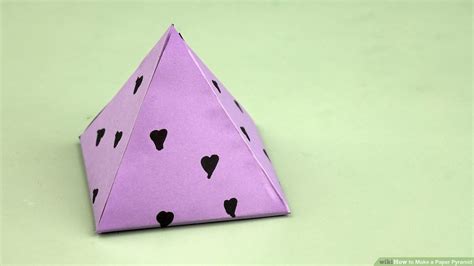 triangular pyramid shaped objects