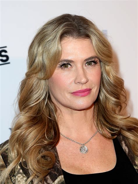 kristy swanson compares family separations  divorce