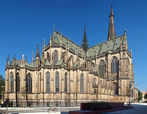 File Linz Cathedrale  Wikimedia Commons