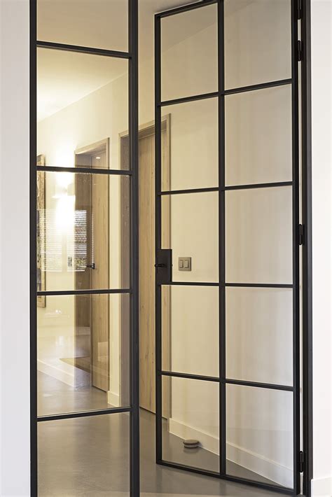 glazen deuren met houten kader google zoeken smeedijzeren deuren deuren interieur deur