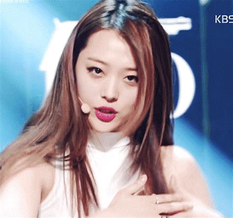 4 Female Idols Who Were The Hot Topic Right After Debut