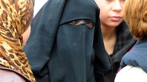 Tunisia Bans Niqab In Government Buildings Bbc News