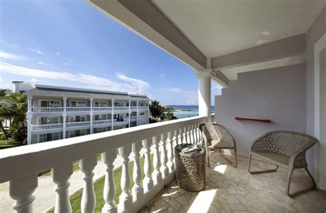 Grand Palladium Lady Hamilton Wedding Modern Destination