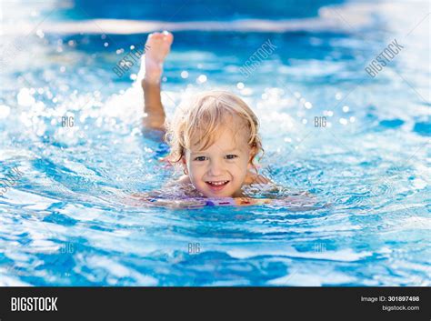 kids swim