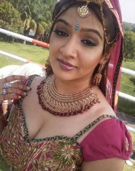Aarthi Agarwal Hot Telugu Actress Photos Filmography