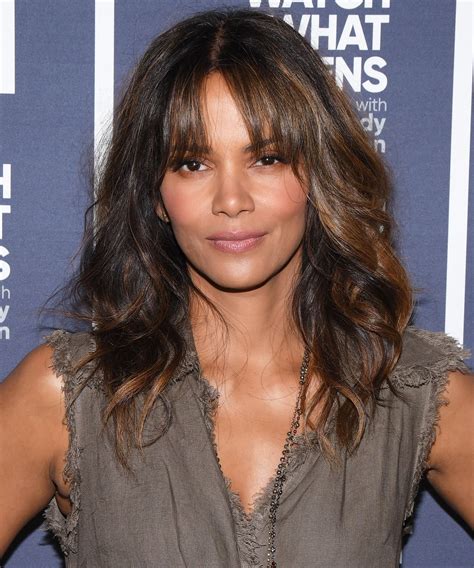 halle berry halle berry oblong face hairstyles wigs  bangs
