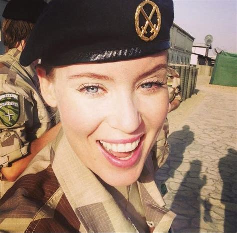 Most Pretty Female Soldiers 15 Most Beautiful Women In