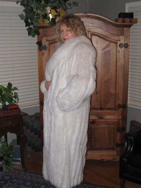 La Fourrure Dutch Mature Women Love So Much Fur Coat