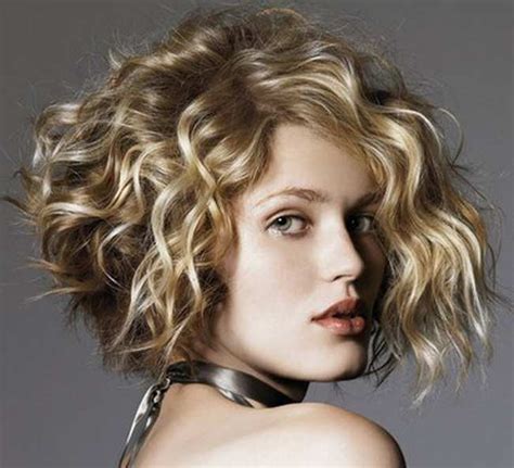 Pretty Curly Hair Styles For Round Faces The Xerxes