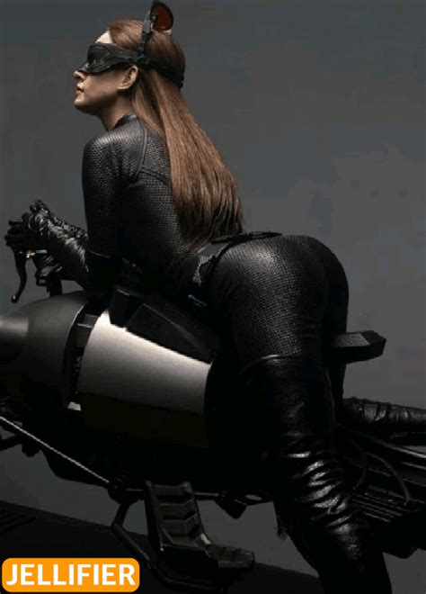 Anne Hathaway Catwoman Butt Jiggle By Kingrene On Deviantart