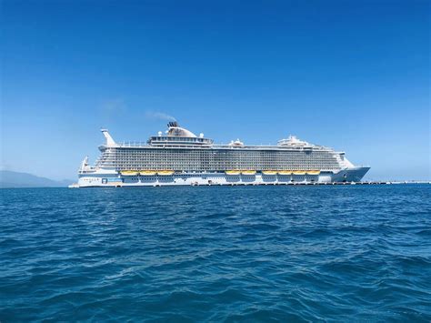 cruise ship tips  worked   royal caribbean blog staffers