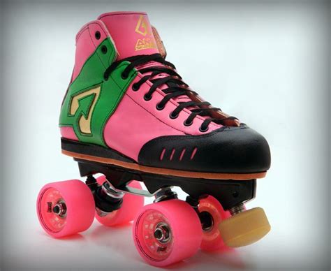 32 best roller skates images on pinterest roller skating roller derby and roller skate shoes
