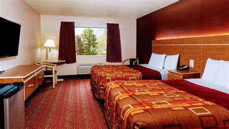 affordable rooms  grand marquis waterpark hotel  wisconsin dells