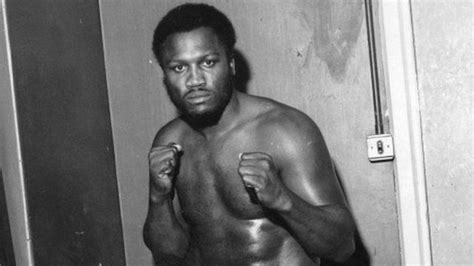 Legendary Fighter Joe Frazier Dies At The Age Of 67 Bbc News